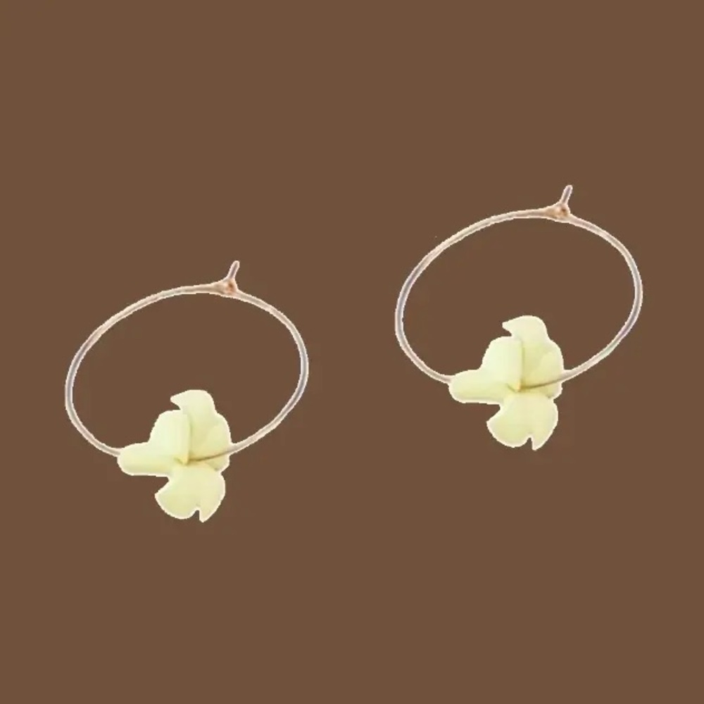 Puakenikeni Clay Flower Gold Earrings NWT!